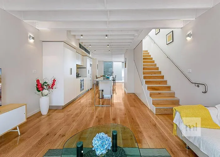 Comfort & Classic In Crows Nest